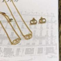 2026夏色っぽさ ディオールオシャレアイテム  DIOR イヤリング ネックレスブレスレットおしゃれデザインも大人気1枚選んで