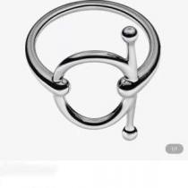 春夏のトレンドアイテム エルメス HERMES 上品な涼やかさある印象に リング...