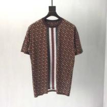きちんと感が抜群 バーバリー BURBERRY 2026年の夏のマスト Tシャツ...