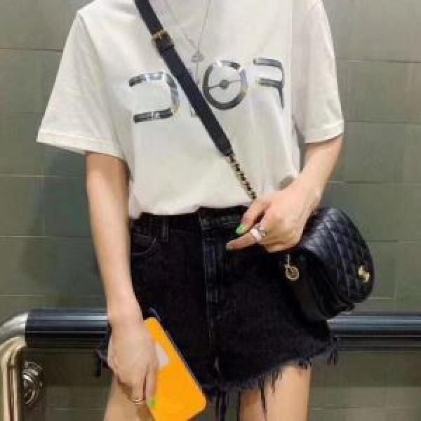 2色可選 シャレ印象で人気の高い ディオールお洒落トレンド人気  DIOR  半袖Tシャツ 2026即旬な装いに