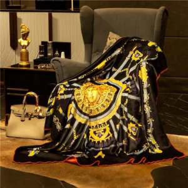 ブランケット おしゃれな夏ファッション2026 ヴェルサーチ お取り付けも取り外しも便利 VERSACE オールシーズン対応