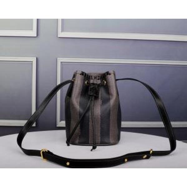レディースバッグ  透け感新作がイチ推し フェンディ 上品な印象に格上げ FENDI 2026SSのトレンド商品  夏大人気のアイテム