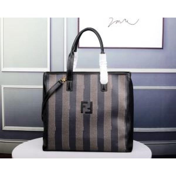最も目立ったブランド新品 フェンディ 知的な雰囲気夏着物 FENDI  レディースバッグ 2026夏色っぽさ オシャレアイテム