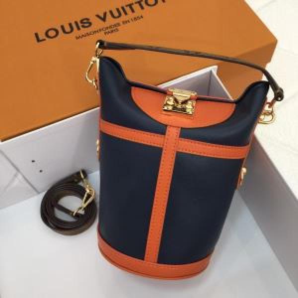 キレイめ感が強い ルイ ヴィトン LOUIS VUITTON 風通しの良いフレア  レディースバッグ  肌触りの良いサラりと
