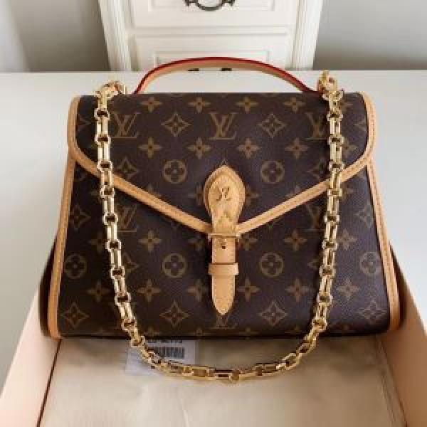 優雅で都会的な装いに仕上げ ルイ ヴィトン LOUIS VUITTON  2026年の春夏に着たい レディースバッグ 夏っぽさ新作アイテム