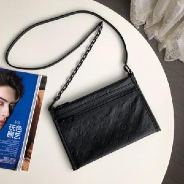 おしゃれな大人の着こなし ルイ ヴィトン 2026年春夏のトレンドアイテム LOUIS VUITTON  レディースバッグ オシャレ上級者に