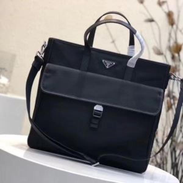 夏ファッションのおすすめ  プラダ ブラッシュアップして華やかに PRADA 2026年夏の一押しファッションアイテム レディースバッグ