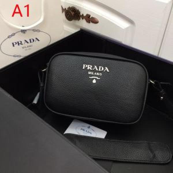 PRADA 春夏のトレンドアイテム レディースバッグ プラダ 爽やかすぎない大人の印象に多色選択可 2026春夏の大注目トレンド