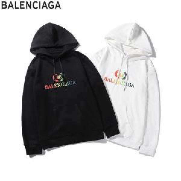 2色可選 秋冬に大注目のカラー 2026秋冬最重要アイテム バレンシアガ BALENCIAGA  カジュアルコーデオシャレ パーカー