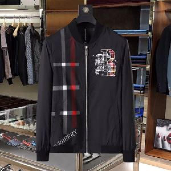 ハーフコート 今年の流行りファション バーバリー やっぱり優しい色 BURBERRY 【2026秋冬トレンド】押さえておきたい