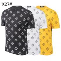 半袖Tシャツ  大人のカジュアルスタイル  フェンディ洗練された印象に  FEN...