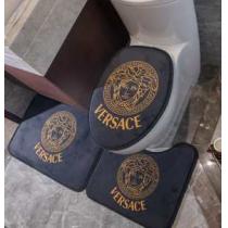 ヴェルサーチVERSACE 2026年春夏シーズンの人気 ラグカーペット 寒い冬...