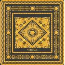 夏に良く似合うちょっと新品 ヴェルサーチVERSACE 2026年春夏流行ファッション ラグカーペット冬の足元はますますほっこり