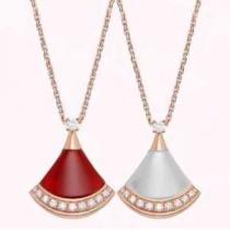2026春夏も引き続きトレンド 今年の夏は着こなし ブルガリ BVLGARI ネ...