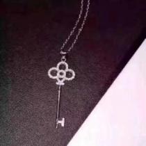 ネックレス ティファニー Tiffany&Co 2026年春夏コレクションに見る 春夏爽やかな新作が流行り