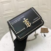 バーバリー 2026年春夏シーズンの人気 BURBERRY おすすめな大人のトレ...