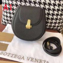 化粧バッグ 夏気分UP最新コレクション ボッテガ ヴェネタ BOTTEGA VENETA  多色選択可 新作コレクションを見る