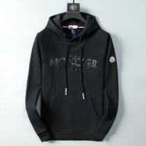 夏先に大活躍する 【2026年】夏のファッション モンクレール MONCLER パーカー 4色可選