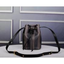 レディースバッグ  透け感新作がイチ推し フェンディ 上品な印象に格上げ FENDI 2026SSのトレンド商品  夏大人気のアイテム