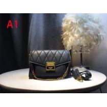 多色選択可 春夏のトレンドアイテム ジバンシー GIVENCHY 上品な涼やかさある印象に レディースバッグ 2026春夏の大注目トレンド