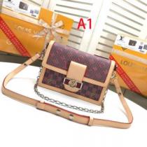 ルイ ヴィトン LOUIS VUITTON 春夏のトレンドアイテム  レディース...