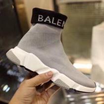都市独特のトレンドアイテム  BALENCIAGA Speed Trainer ...