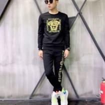 ヴェルサーチVERSACE 上下セット2026年の夏のマスト 今期のトレンド定番...