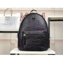 リュック 季節をまたい新作アイテム エムシーエム コピー グッと大人っぽい印象に MCM クールな印象を引き立て  2026即旬な装いに