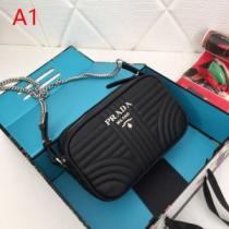 多色選択可 夏のコーデには欠かせない レディースバッグ おすすめ大人かわいい着こなし プラダ PRADA 2026夏ファション新品