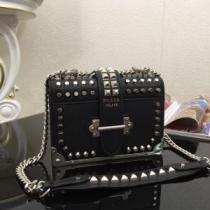 プラダ PRADA 季節感をプラス人気商品 レディースバッグ 今から夏まで活躍す...