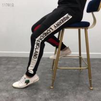 バーバリー夏に良く似合うちょっと新品  BURBERRY  ジーパン パンツ 2...