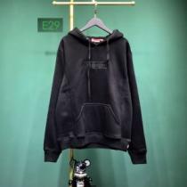 シュプリーム 更にトレンドが急上昇中 SUPREME  パーカー 2026秋のフ...