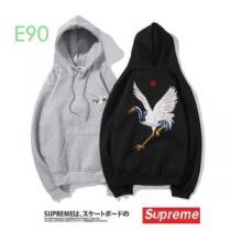 シンプルに着こなしたい シュプリーム SUPREME 2色可選  パーカー 気になる 2026年秋のファッション
