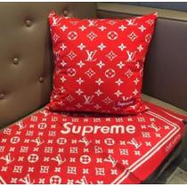 SUPREME 枕を抱く 2026秋冬最重要アイテム シュプリーム 人気ファッション雑誌でも掲載