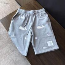 スエットパンツ リラックス感のあるゆったり トムブラウン THOM BROWNE...