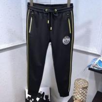《2026年》今、注目のストリート ヴェルサーチ VERSACE 派手にはなりすぎず スエットパンツ