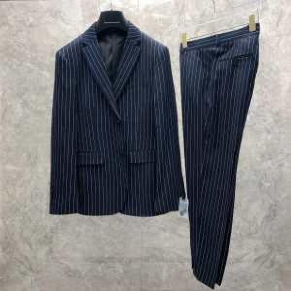 カジュアルコーデオシャレ バーバリー BURBERRY スーツ 2026秋のファッショントレンドはこれ