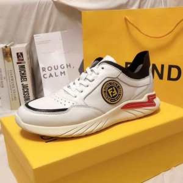 FENDI  ファッショントレンドを早速チェック 最速2026秋冬トレンドブランド フェンディ最高にCOOL秋冬新作 ランニングシューズ