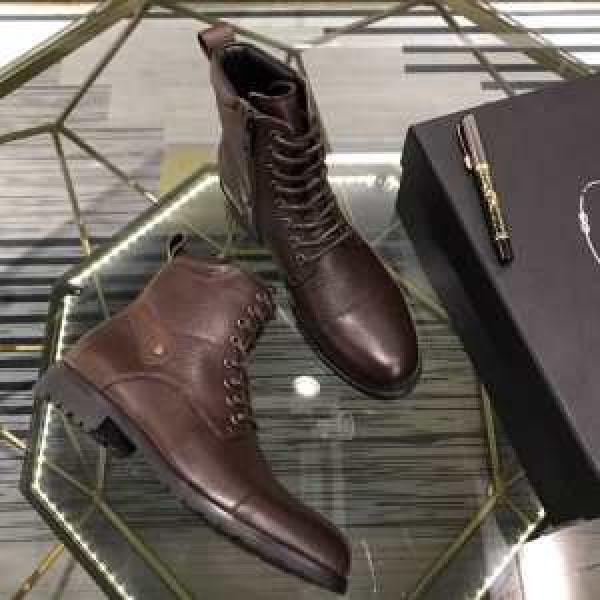 サイズのよさを感じる新作 ランニングシューズ プラダ 2026秋冬トレンド押さえておきたい PRADA 注目の秋ファッション一番