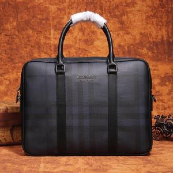 ハンドバッグ 2026秋冬大人気アイテム注目　バーバリー幅広く対応できる上品　 BURBERRY　今一番使いやすいトレンド新作