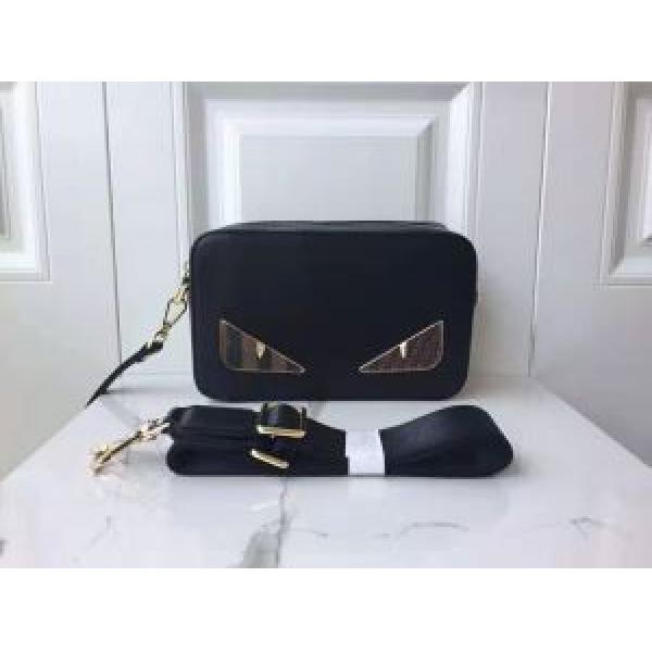 ミニバッグ大人気のブランド安い買い物　フェンディ 2026秋冬の人気アイテムセール　FENDI 今季秋冬トレンドスタイルご紹介