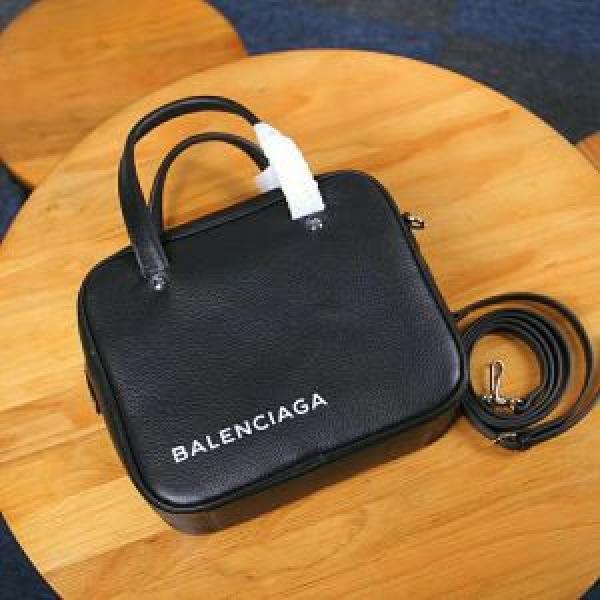 秋にこれがはやりそう バレンシアガ 2026秋冬トレンド押さえておきたい BALENCIAGA 2色選択可 ハンドバッグ  注目の秋ファッション一番