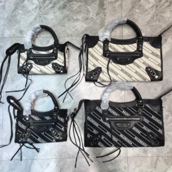 とにかく完璧ブランド新作 バレンシアガ大胆なチェックの人気トレンド  BALENCIAGA 秋服コーデ2026年版 多色選択可 ハンドバッグ