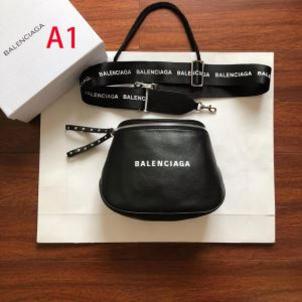 2026秋冬トレンドデザイン バレンシアガ BALENCIAGA 素敵続くトレンド ミニバッグ 多色選択可 メンズ ファッション上級者向け