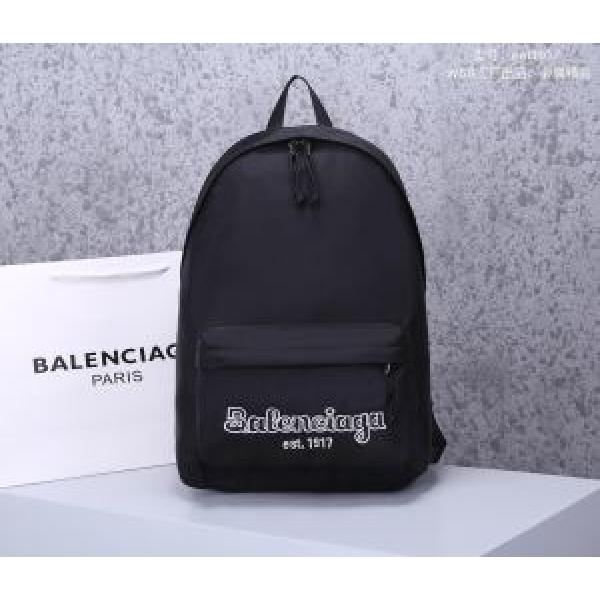 一番おしゃれ秋冬トレンド バレンシアガ BALENCIAGA 2026秋に注目したい リュック おしゃれさんはいち早く取り