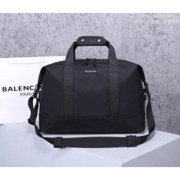 ショルダーバッグ  秋こそ楽しめるアイテム バレンシアガ 今年らしいおすすめ新品 BALENCIAGA 2026秋断然ブランド推し