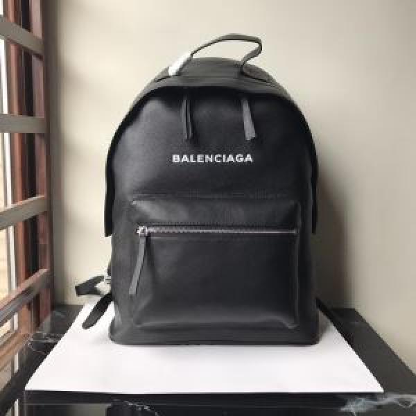 リュック 【2026秋冬】の注目トレンド バレンシアガ BALENCIAGA 2026トレンドファッション新品 今季トレンドをうまく取り