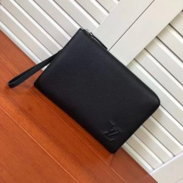 ポーチ  最新秋冬トレンドをチェック！2026-20秋冬 ルイ ヴィトン 絶対おさえるべきカラーと最新 LOUIS VUITTON 今年の流行りファション