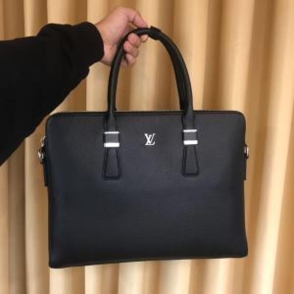 ファッション上級者向け ルイ ヴィトン人気の秋冬新作再登場  LOUIS VUITTON 2026秋冬トレンドデザイン ハンドバッグ