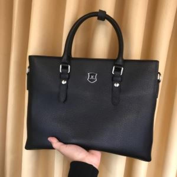 LOUIS VUITTON  今年注目すべき秋冬ファッション ルイ ヴィトン ハンドバッグ 2026トレンドアイテム激安 ヒットする秋冬コレクション